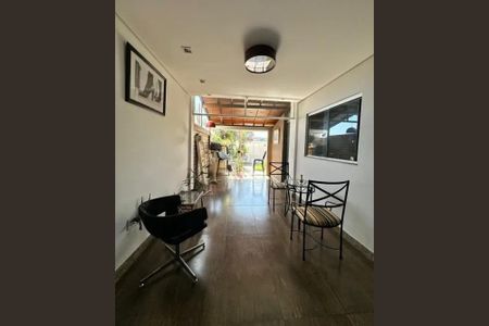 Casa à venda com 180m², 4 quartos e 3 vagas