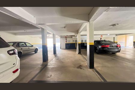 Apartamento à venda com 220m², 4 quartos e 4 vagas