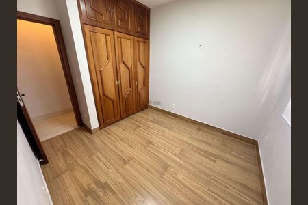 Apartamento à venda com 220m², 4 quartos e 3 vagas