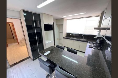 Apartamento à venda com 220m², 4 quartos e 3 vagas