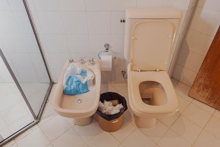 Apartamento à venda com 237m², 3 quartos e 3 vagasBanheiro da Suíte 1