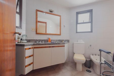 Apartamento à venda com 237m², 3 quartos e 3 vagasBanheiro da Suíte 3