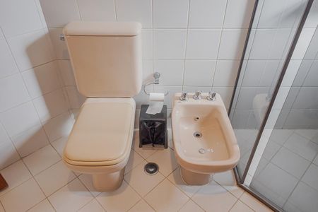 Apartamento à venda com 237m², 3 quartos e 3 vagasBanheiro da Suíte 2