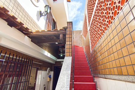 Casa de condomínio à venda com 235m², 4 quartos e 2 vagasescada terraço