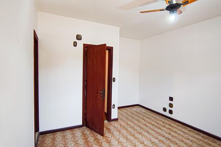 Casa de condomínio à venda com 235m², 4 quartos e 2 vagasSuíte 3