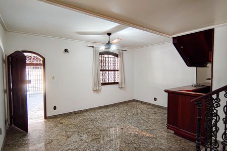 Casa de condomínio à venda com 235m², 4 quartos e 2 vagasSala