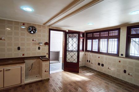 Casa de condomínio à venda com 235m², 4 quartos e 2 vagasCozinha