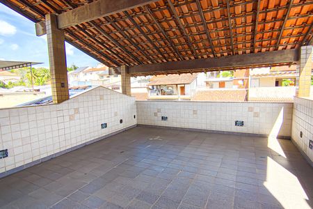 Casa de condomínio à venda com 235m², 4 quartos e 2 vagasterraço