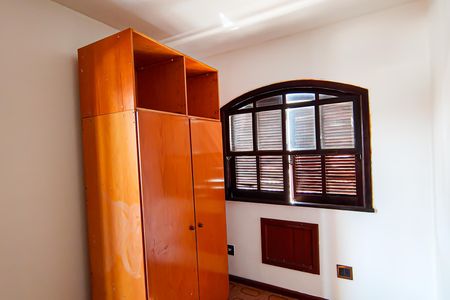 Casa de condomínio à venda com 235m², 4 quartos e 2 vagasQuarto de Serviço