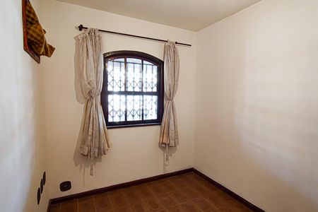 Casa de condomínio à venda com 235m², 4 quartos e 2 vagasQuarto