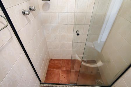 Casa de condomínio à venda com 235m², 4 quartos e 2 vagasBanheiro de Serviço