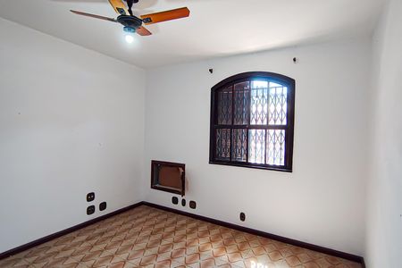 Casa de condomínio à venda com 235m², 4 quartos e 2 vagasSuíte 3