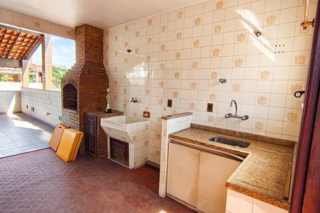 Casa de condomínio à venda com 235m², 4 quartos e 2 vagasterraço