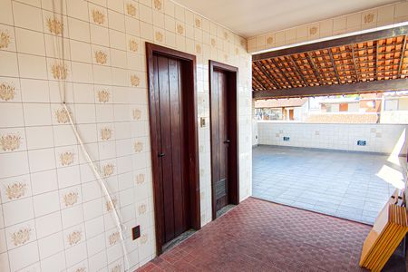 Casa de condomínio à venda com 235m², 4 quartos e 2 vagasterraço