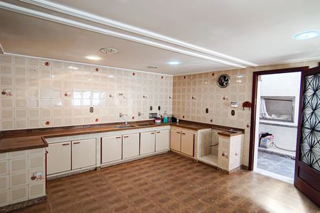 Casa de condomínio à venda com 235m², 4 quartos e 2 vagasCozinha