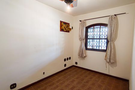 Casa de condomínio à venda com 235m², 4 quartos e 2 vagasQuarto