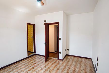 Casa de condomínio à venda com 235m², 4 quartos e 2 vagasSuíte 3