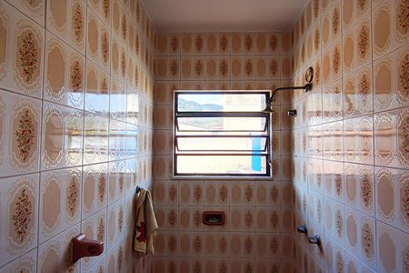 Casa de condomínio à venda com 235m², 4 quartos e 2 vagasBanheiro de Serviço