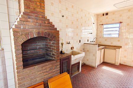 Casa de condomínio à venda com 235m², 4 quartos e 2 vagasterraço