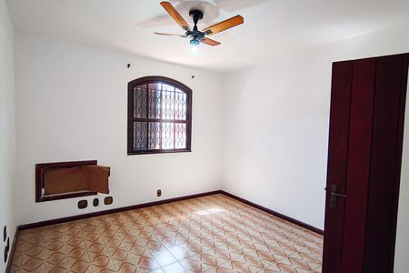 Casa de condomínio à venda com 235m², 4 quartos e 2 vagasSuíte 3