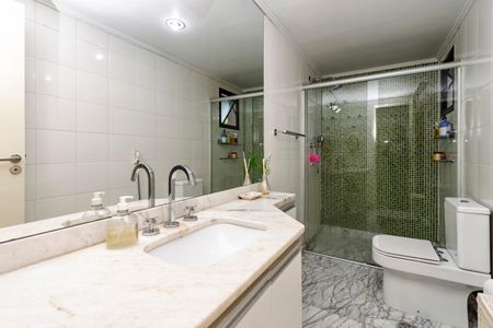 Apartamento para alugar com 137m², 2 quartos e 2 vagas Apartamento para alugar com 137m², 2 quartos e 2 vagasBanheiro da Suíte 2