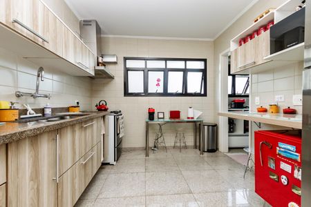 Apartamento para alugar com 137m², 2 quartos e 2 vagas Apartamento para alugar com 137m², 2 quartos e 2 vagasCozinha