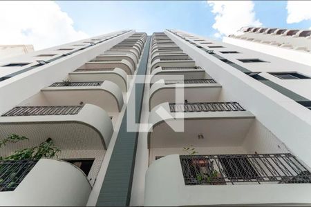 Apartamento à venda com 227m², 3 quartos e 3 vagas Apartamento à venda com 227m², 3 quartos e 3 vagasFachada