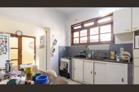 Casa à venda com 250m², 3 quartos e 1 vaga