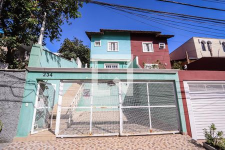 Casa à venda com 157m², 3 quartos e 2 vagas