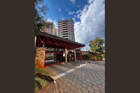 Apartamento à venda com 94m², 3 quartos e 1 vaga Apartamento à venda com 94m², 3 quartos e 1 vagaFachada da portaria