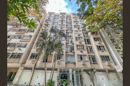 Apartamento à venda com 75m², 2 quartos e sem vaga Apartamento à venda com 75m², 2 quartos e sem vagaFachada