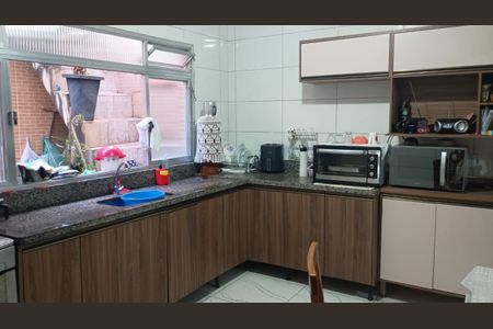 Casa à venda com 3 quartos, 125m² em Jardim Las Vegas, Santo André