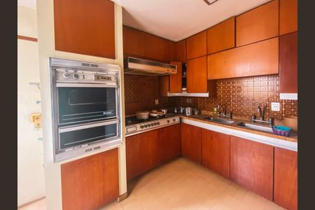 Apartamento à venda com 200m², 4 quartos e 1 vaga