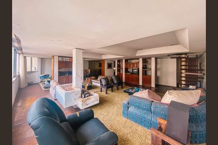Apartamento à venda com 200m², 4 quartos e 1 vaga