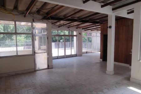 Casa à venda com 174m², 3 quartos e 2 vagas