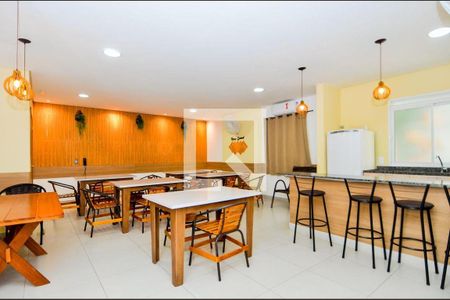 Apartamento à venda com 55m², 2 quartos e 1 vaga Apartamento à venda com 55m², 2 quartos e 1 vagaÁrea comum - Salão de Festas