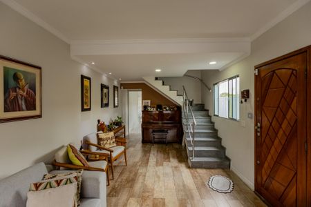 Casa à venda com 200m², 3 quartos e 6 vagas Casa à venda com 200m², 3 quartos e 6 vagasSala de Estar