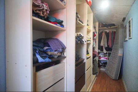 Casa à venda com 186m², 4 quartos e 3 vagasCloset da suíte