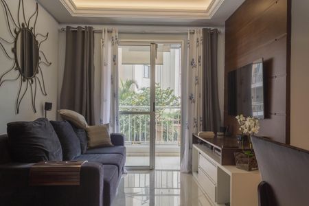 Apartamento à venda com 73m², 3 quartos e 1 vaga Apartamento à venda com 73m², 3 quartos e 1 vagaSala