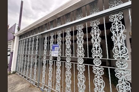 Casa à venda com 209m², 3 quartos e 1 vaga Casa à venda com 209m², 3 quartos e 1 vagaFachada