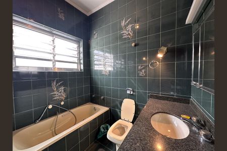 Casa à venda com 209m², 3 quartos e 1 vaga Casa à venda com 209m², 3 quartos e 1 vagaBanheiro Social