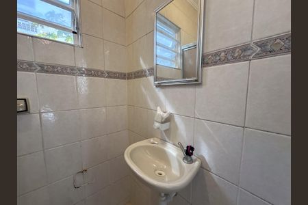 Casa à venda com 209m², 3 quartos e 1 vaga Casa à venda com 209m², 3 quartos e 1 vagaBanheiro de Serviço