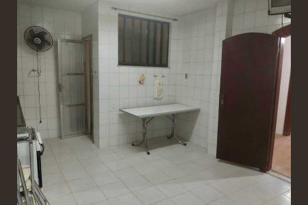 Casa de condomínio à venda com 208m², 3 quartos e 2 vagas