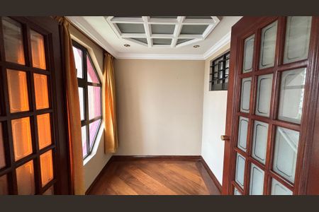 Apartamento à venda com 180m², 3 quartos e 2 vagas Apartamento à venda com 180m², 3 quartos e 2 vagasEscritório