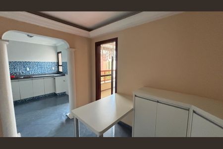 Apartamento à venda com 180m², 3 quartos e 2 vagas Apartamento à venda com 180m², 3 quartos e 2 vagasCozinha