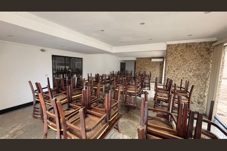 Apartamento à venda com 180m², 3 quartos e 2 vagas Apartamento à venda com 180m², 3 quartos e 2 vagasÁrea comum