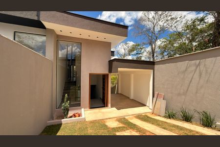 Casa à venda com 3 quartos, 133m² em Vila Rica, Lagoa Santa