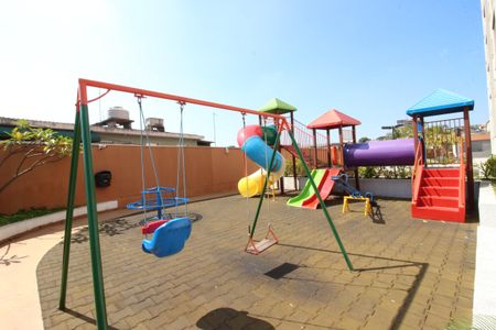 Apartamento à venda com 48m², 2 quartos e 2 vagasÁrea comum - Playground
