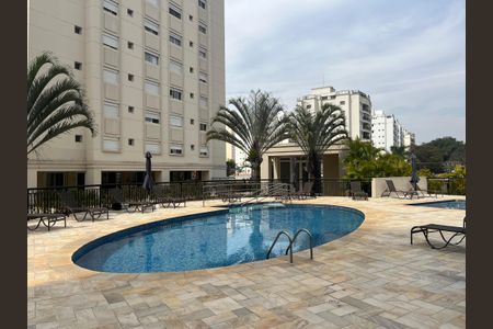 Apartamento para alugar com 138m², 3 quartos e 3 vagas Apartamento para alugar com 138m², 3 quartos e 3 vagasÁrea comum - Piscina
