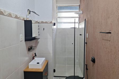 Apartamento à venda com 80m², 2 quartos e 1 vaga Apartamento à venda com 80m², 2 quartos e 1 vagaBanheiro Social